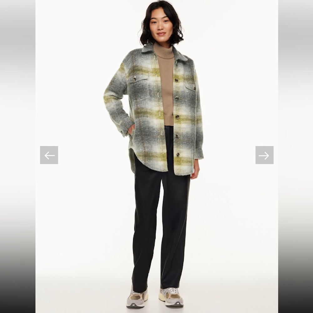Wilfred’s The Ganna Shirt Jacket in Elaine White/ Grey